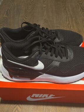 Nike Men’s Black and White Athletic Air Max-Style Sneakers